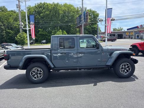 New 2026 Jeep Gladiator Rubicon w/ Steel Power Dome Hood Package AWD/4WD image 4
