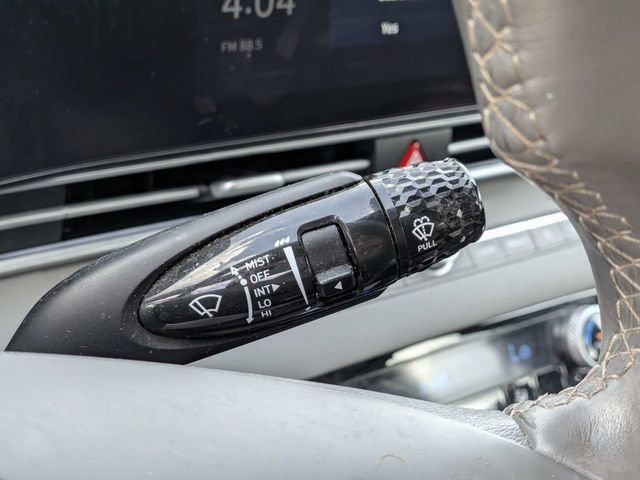 Used 2025 Hyundai Elantra SEL FWD image 14