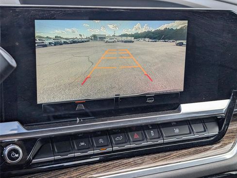 Used 2022 GMC Sierra 1500 Elevation image 18