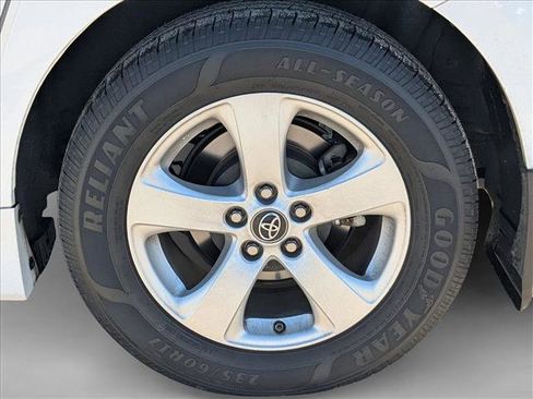 Used 2020 Toyota Sienna L image 10