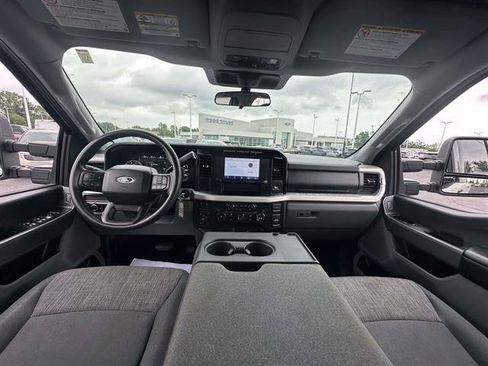Used 2024 Ford F250 XLT AWD/4WD image 13