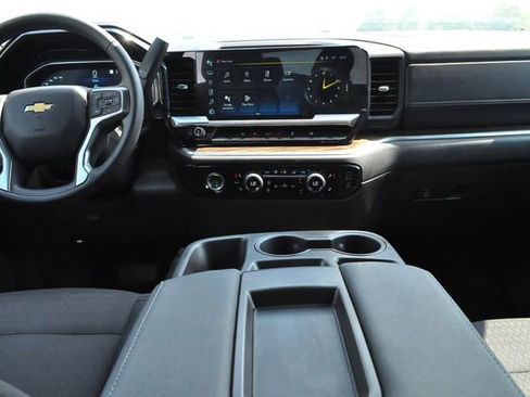 Used 2023 Chevrolet Silverado 1500 LT w/ Protection Package AWD/4WD image 16