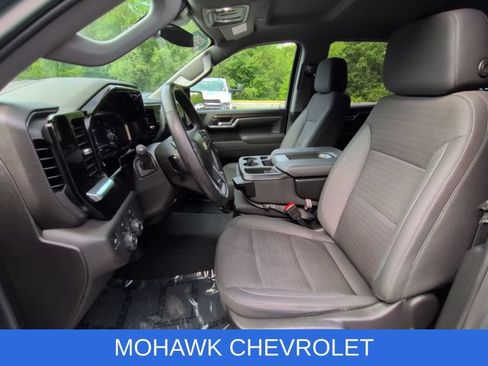 Used 2025 Chevrolet Silverado 1500 LT AWD/4WD image 19