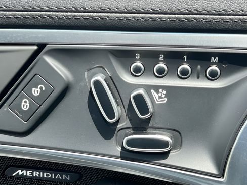 Used 2019 Jaguar F-TYPE Coupe RWD image 24