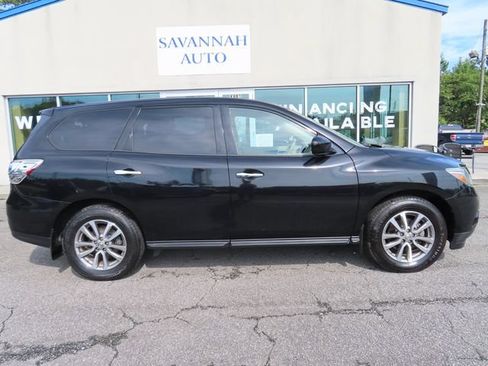 Used 2014 Nissan Pathfinder S FWD image 2