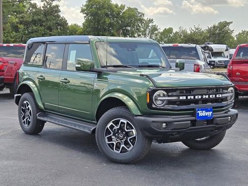 New 2025 Ford Bronco Outer Banks image 2