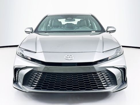 Used 2026 Toyota Camry SE FWD image 2