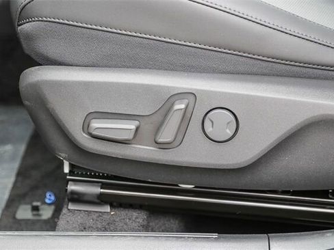 New 2025 Kia Niro EX image 22