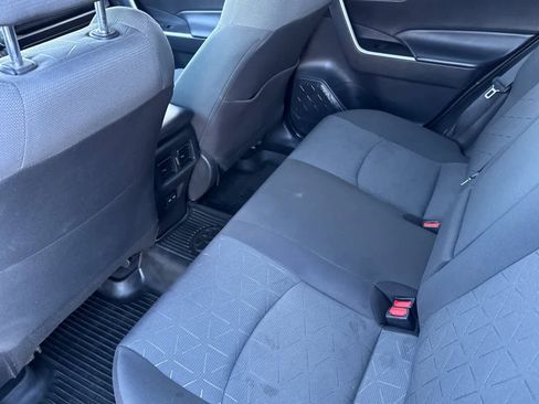 Used 2022 Toyota RAV4 XLE image 4