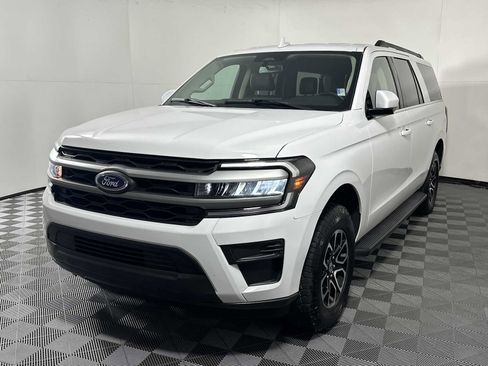 Certified 2024 Ford Expedition Max XLT image 3