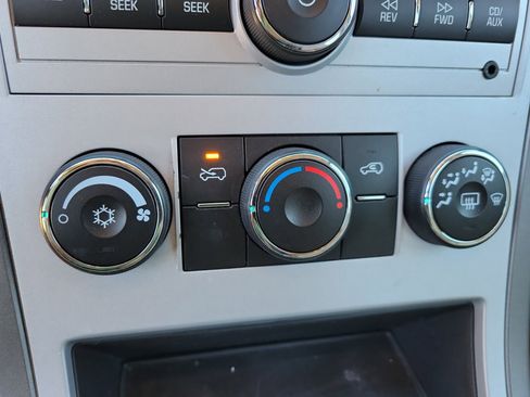 Used 2009 Chevrolet Equinox LS FWD image 16