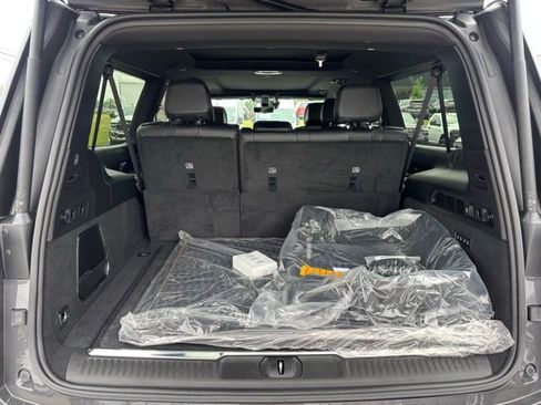 New 2026 Jeep Grand Wagoneer L Summit AWD/4WD image 13