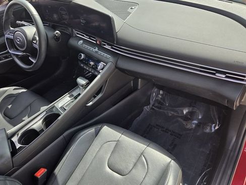 Used 2023 Hyundai Elantra Limited FWD image 17