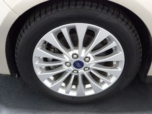 Used 2017 Ford C-MAX Energi SE FWD image 18