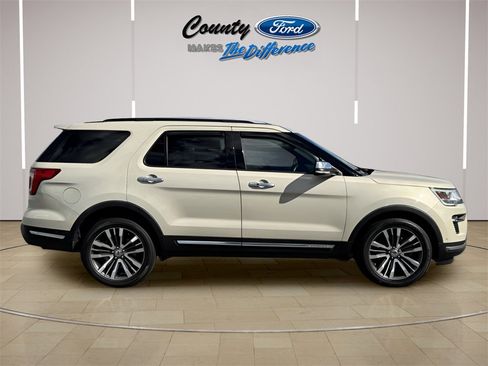 Used 2018 Ford Explorer Platinum image 22