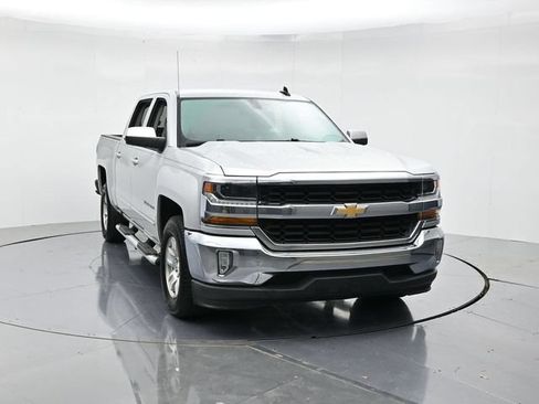 Used 2018 Chevrolet Silverado 1500 LT w/ LT Eassist Package RWD image 4