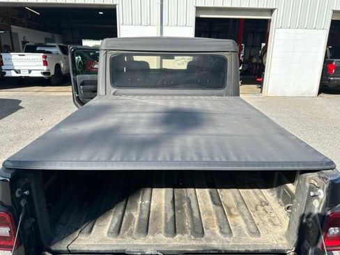 Used 2021 Jeep Gladiator Sport AWD/4WD image 13