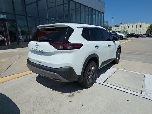 Used 2023 Nissan Rogue S FWD image 4