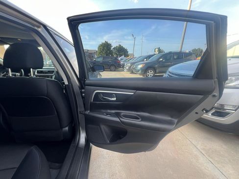 Used 2017 Nissan Altima 2.5 SR w/ Midnight Edition Package FWD image 30