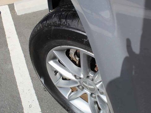 Used 2015 Dodge Grand Caravan SE image 30