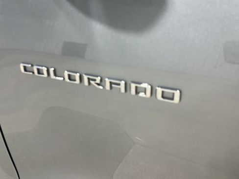 Used 2023 Chevrolet Colorado LT AWD/4WD image 34