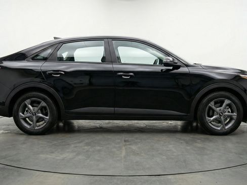Used 2025 Kia K4 FWD image 11