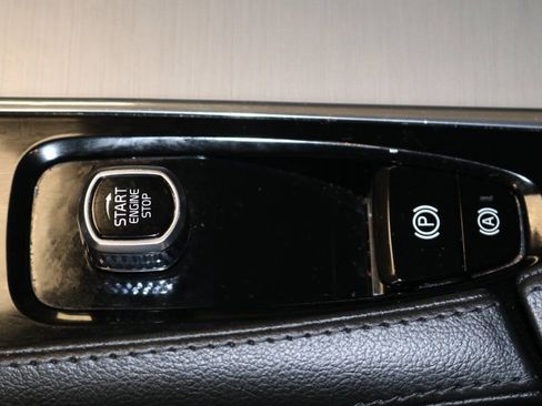 Used 2022 Volvo XC90 T5 Momentum image 56