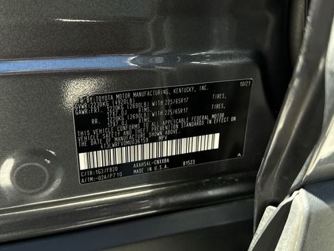 Used 2021 Toyota RAV4 LE w/ Carpet Mat Package (TMS) AWD/4WD image 24