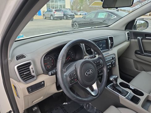 Used 2017 Kia Sportage EX image 15