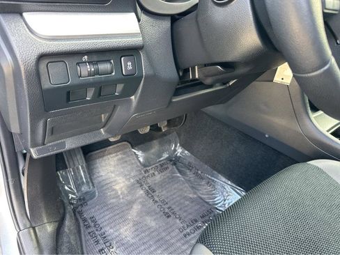 Used 2017 Subaru Crosstrek 2.0i Premium image 29