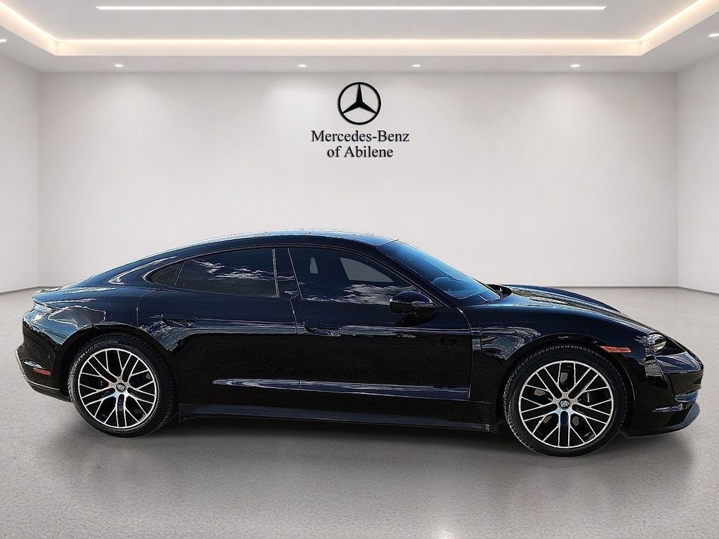 Used 2022 Porsche Taycan RWD image 9