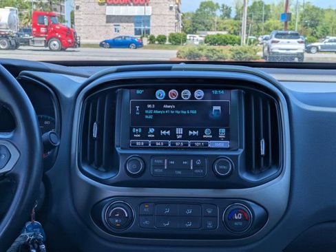 Used 2017 Chevrolet Colorado Z71 image 17