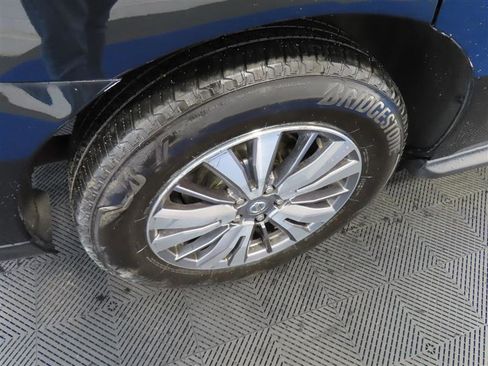 Used 2019 Nissan Pathfinder S AWD/4WD image 8