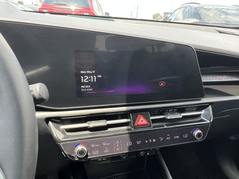 Certified 2023 Kia Niro EX FWD image 27