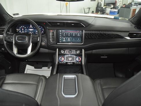 Used 2024 GMC Yukon XL Denali AWD/4WD image 33