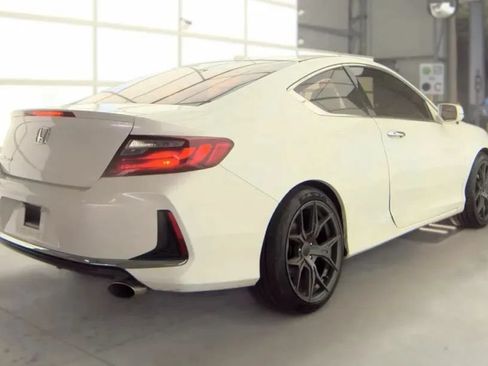 Used 2017 Honda Accord EX-L image 3