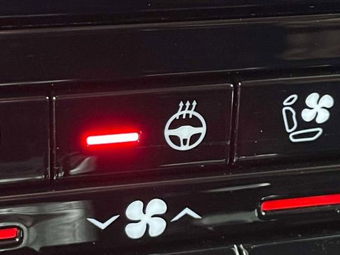 New 2025 Jeep Grand Cherokee L Summit w/ Luxury Tech Group V image 34