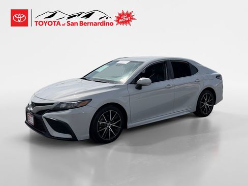 Certified 2023 Toyota Camry SE image 1
