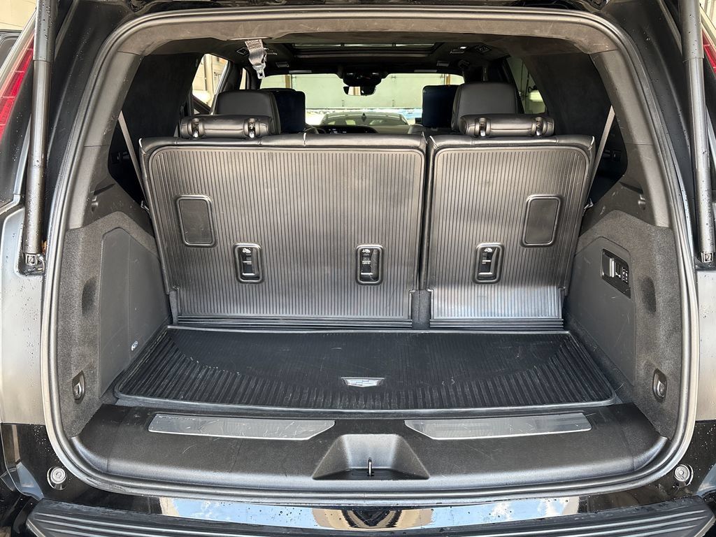 Used 2022 Cadillac Escalade Sport Platinum w/ LPO, ONYX Package AWD/4WD image 39