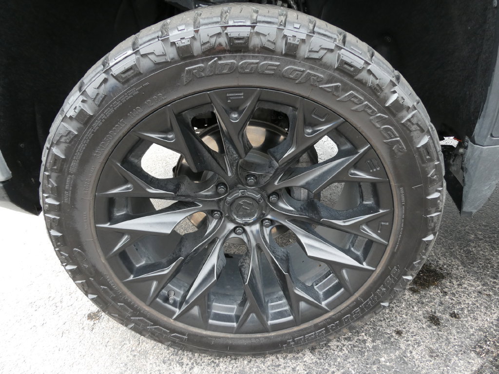 Used 2025 GMC Sierra 1500 AT4 w/ AT4 Premium Package AWD/4WD image 10