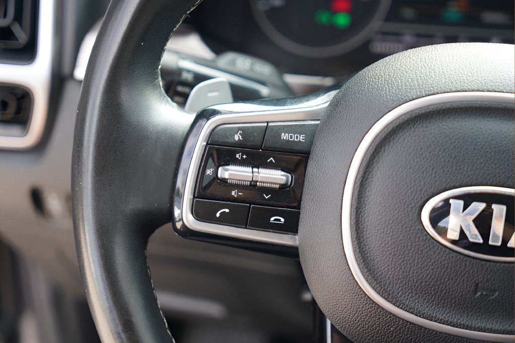 Used 2021 Kia Sorento S FWD image 12