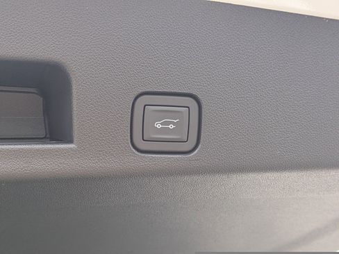 New 2026 Chevrolet Traverse LT w/ Midnight/Sport Edition image 13