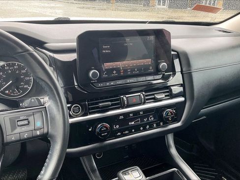 Used 2022 Nissan Pathfinder SV image 6