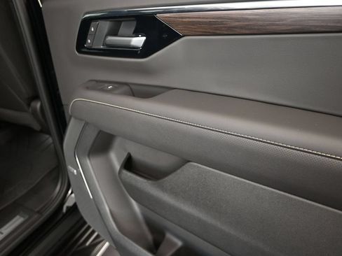 New 2026 Chevrolet Suburban Premier RWD image 22
