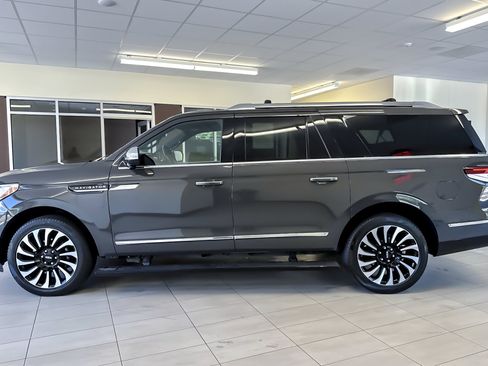 Used 2024 Lincoln Navigator L Black Label AWD/4WD image 7