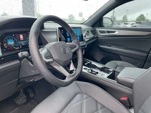 Used 2024 Volkswagen Atlas Cross Sport SE AWD/4WD image 10