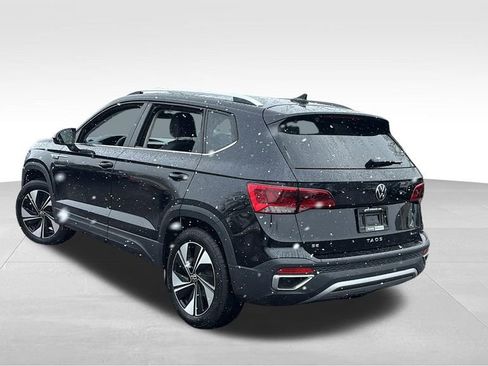 Used 2024 Volkswagen Taos SE AWD/4WD image 5