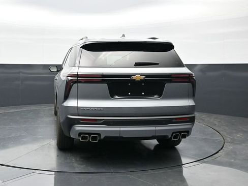 Used 2024 Chevrolet Traverse LT FWD image 6