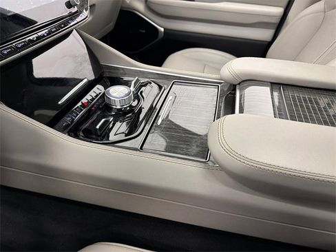 Used 2022 Jeep Wagoneer Series III w/ Premium Group I image 35