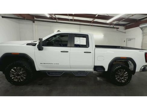 Used 2024 GMC Sierra 2500 Pro w/ Convenience Package AWD/4WD image 5